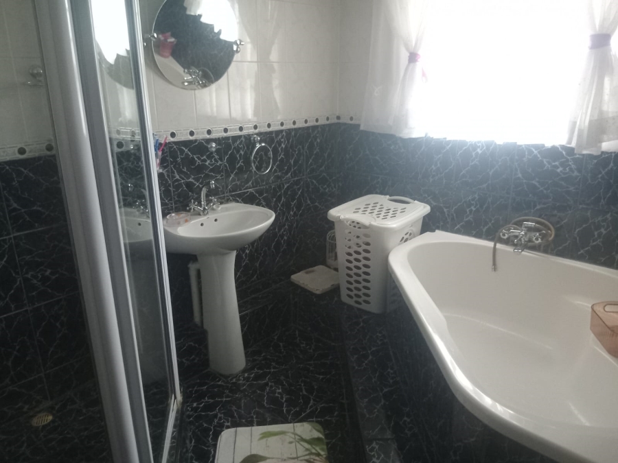 4 Bedroom Property for Sale in Saxilby Eastern Cape
